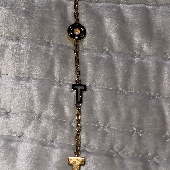 Authentic RARE Louis Vuitton necklace great condition comes with box n dust bag - Picture 9 of 14